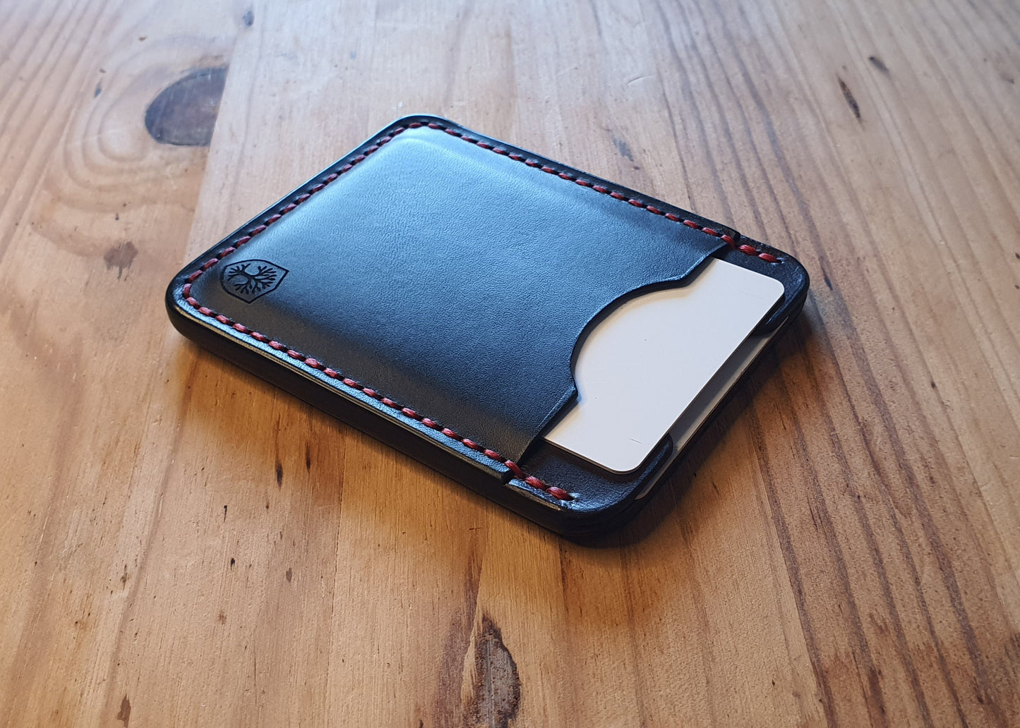 "Praefectus" vertical card holder