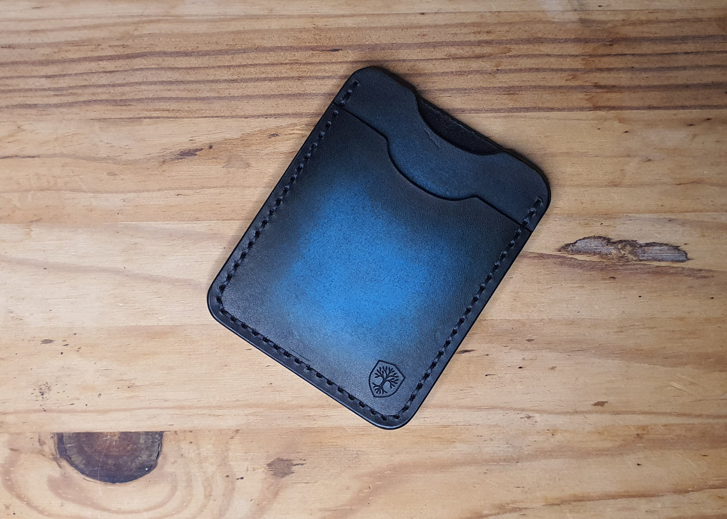 "Praefectus" vertical card holder